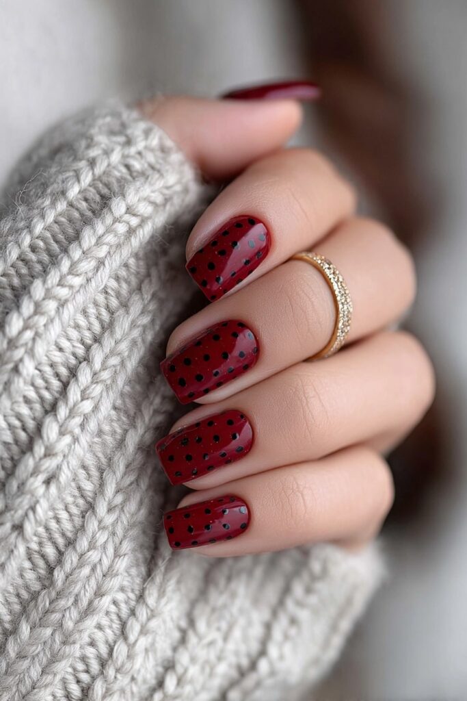 16 Creative Black Polka Dot Nail Designs to Try
