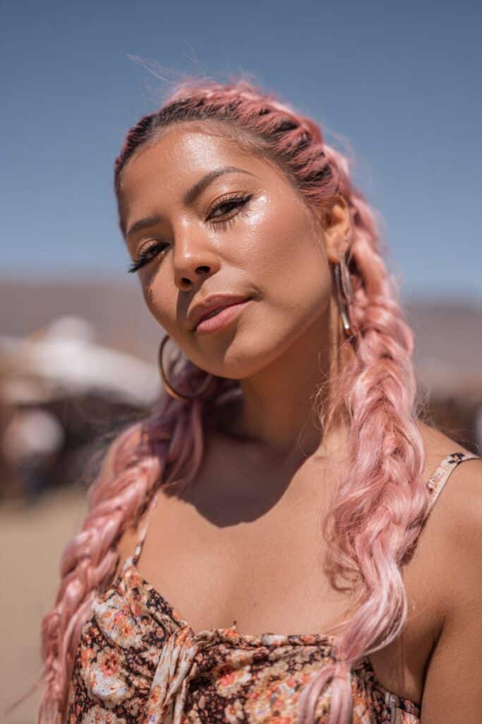 Coachella hairstyles fishtail side braid over shoulder