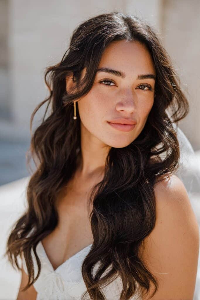 bridesmaid with romantic loose waves and soft volume