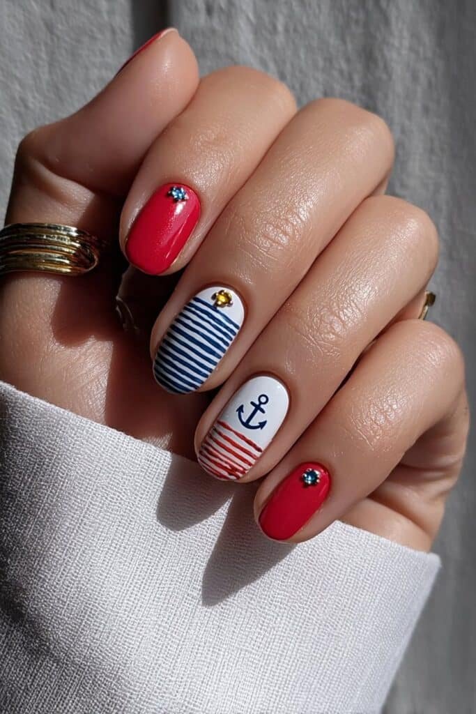 Nautical nails with rope textures and anchor accents.