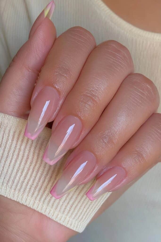Short almond nails with rosy-tip and graphite details.