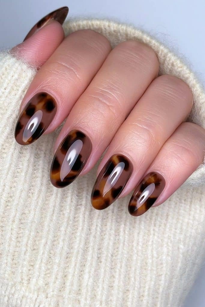 Chocolate brown nails with caramel tortoiseshell accents